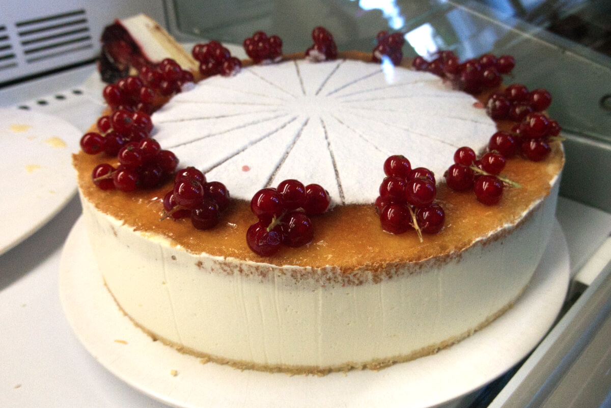 Anlegestelle Holsteiner Ufer Baumkuchen Konditorei Buchwald 17