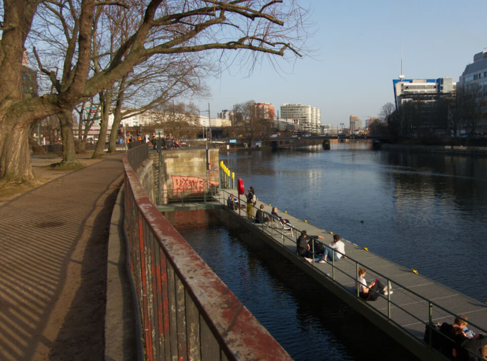 winterspaziergang-berlin-bundeskanzleramt